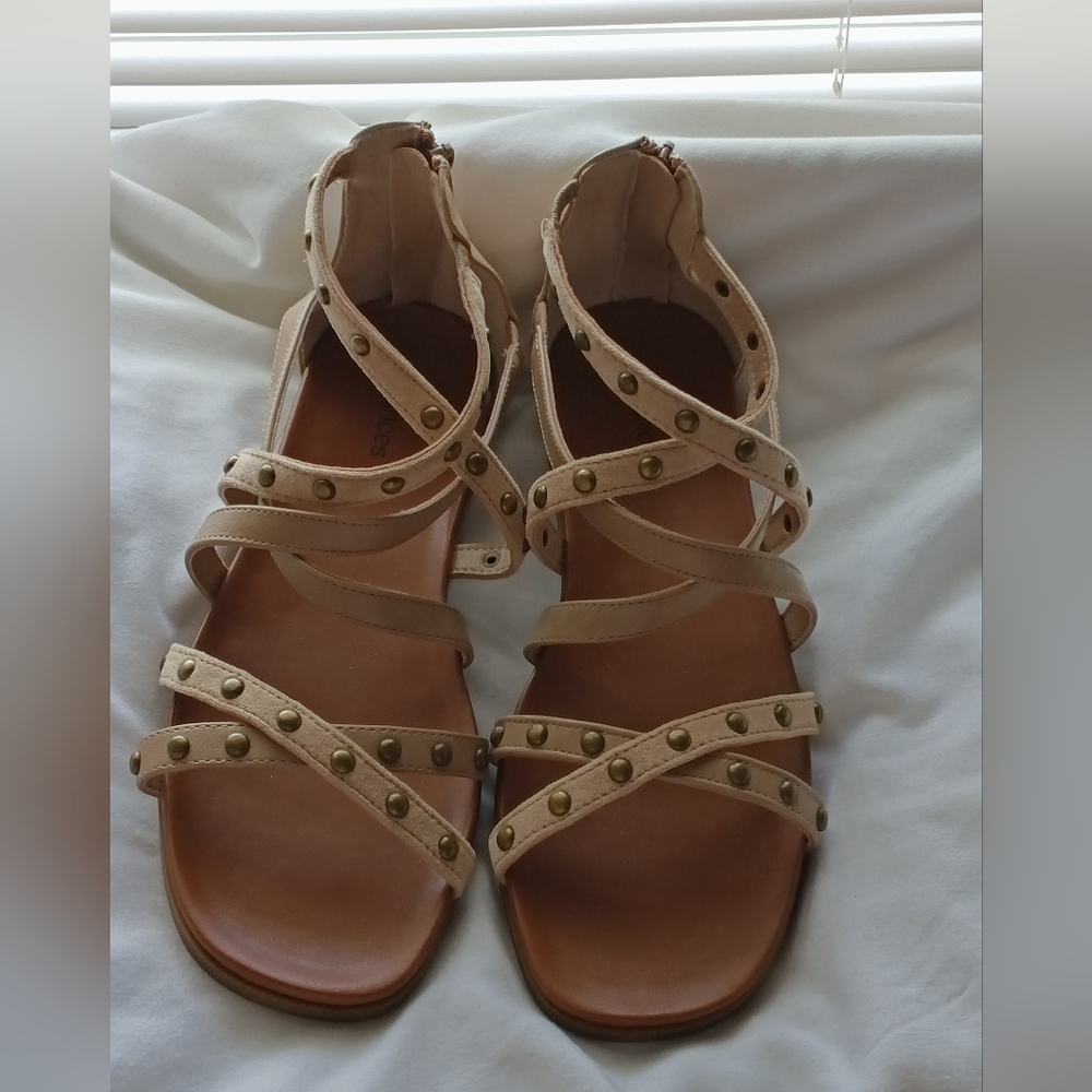 NWOT Maurices Gladiator Sandals Women 8 Taupe Elegant Studded Casual Versatile